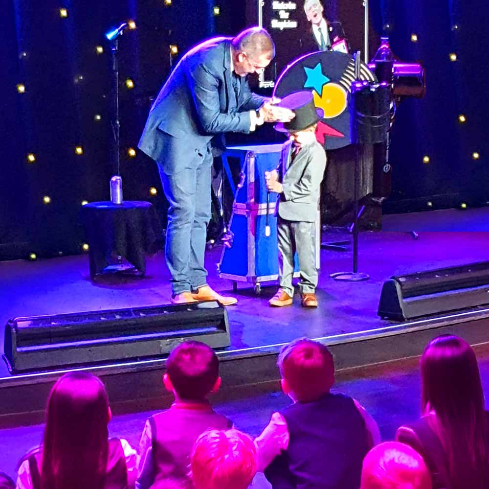 malcolm-the-magician-childrens-parties-in-west-sussex
