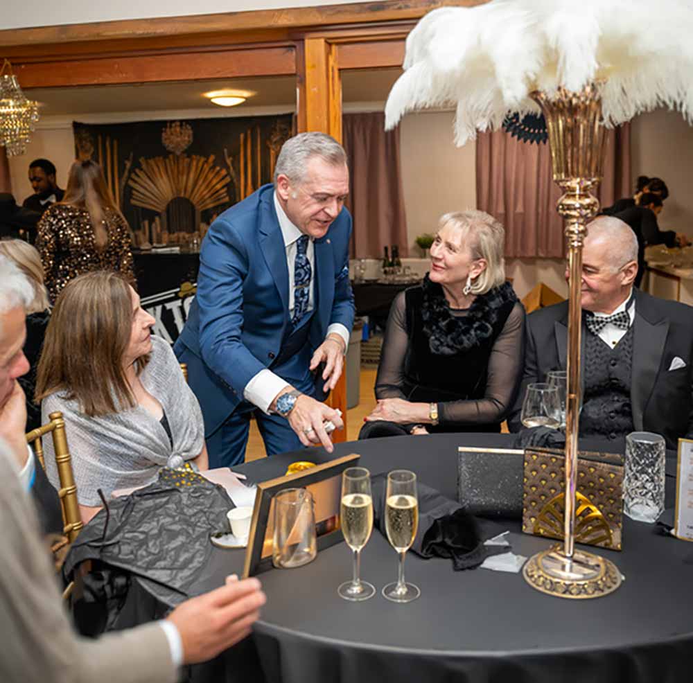 malcolm-the-magician-close-up-magic-in-west-sussex